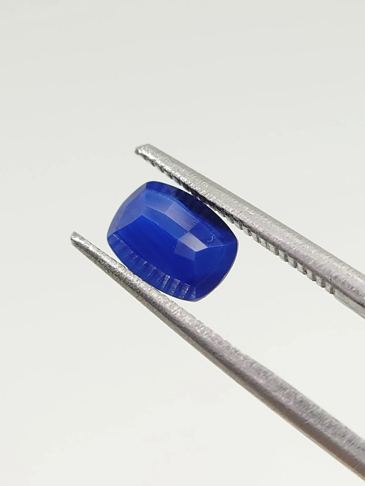 1.08ct Natural Deep Blue Sapphire From Nigeria — view 3